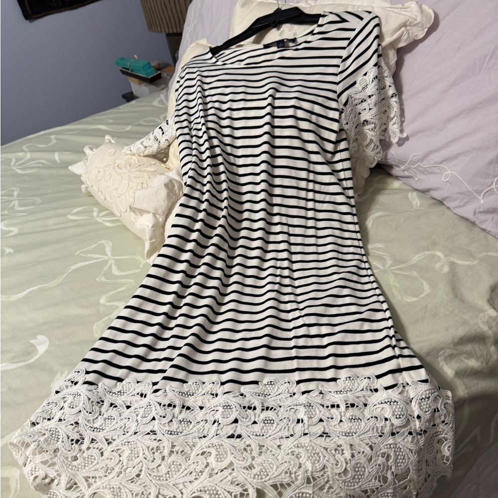 Tommy Hilfiger Black and White Striped Midi Dress - Picture 10 of 11